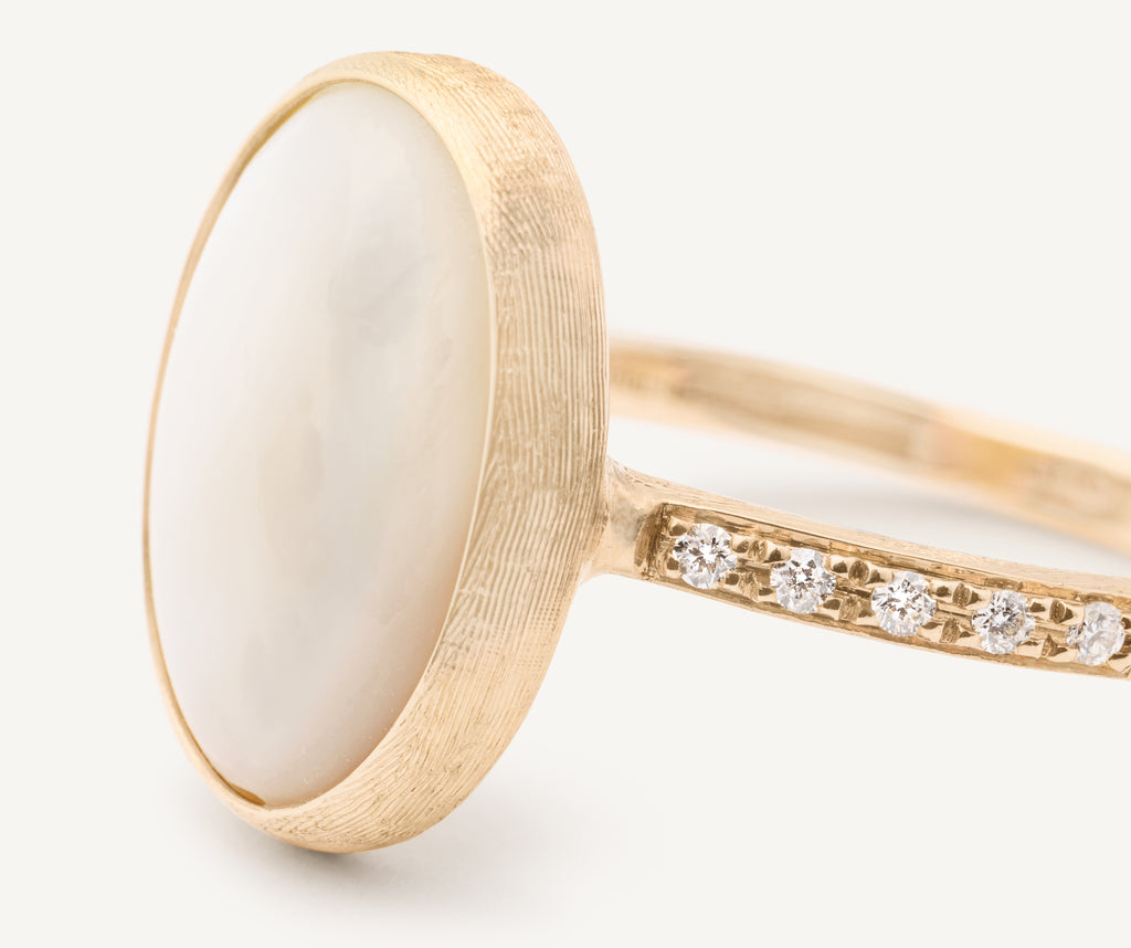 18kt yellow gold mother-of-pearl and diamond ring 